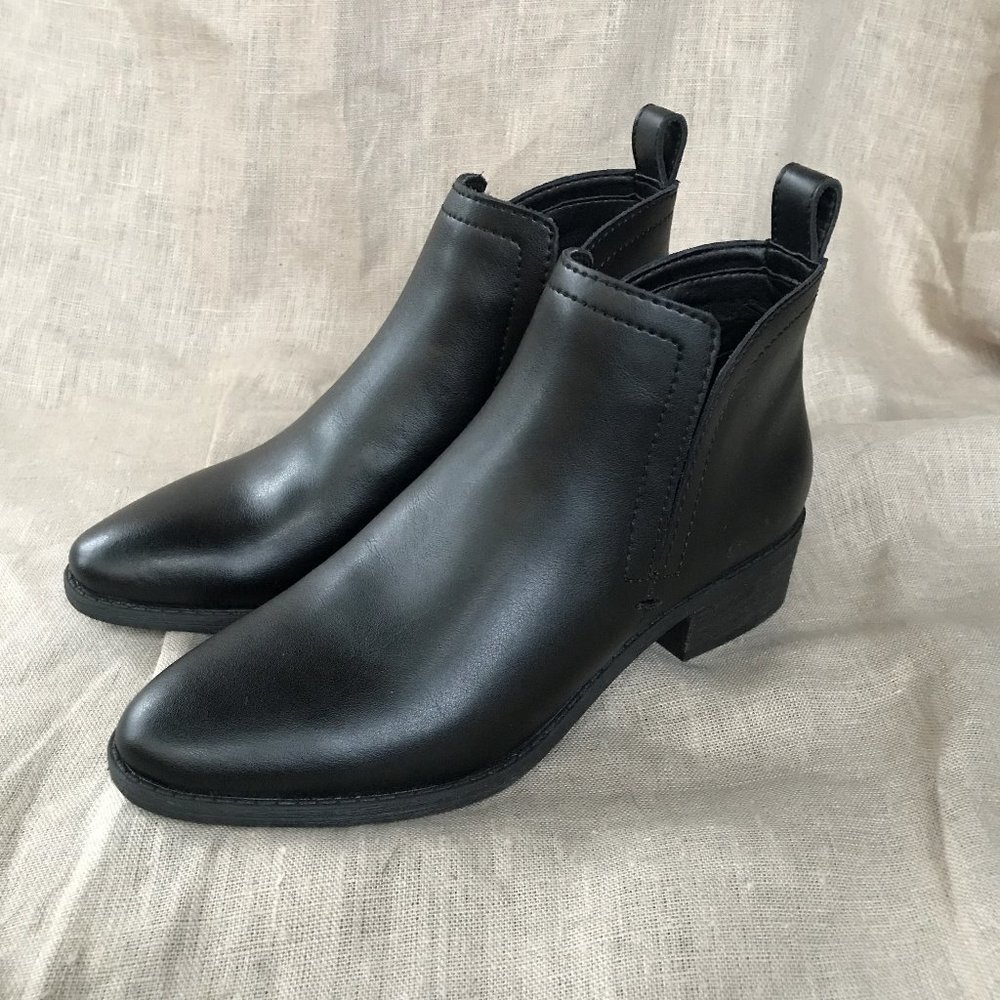 Dolce Vita Tivon Black Slip on Booties in Onyx - Picture 5 of 13
